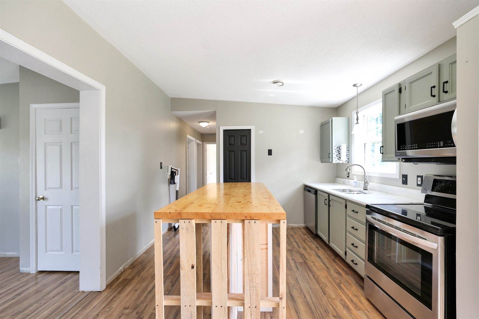 43 Fords Lane, Mapleton, ME 04757