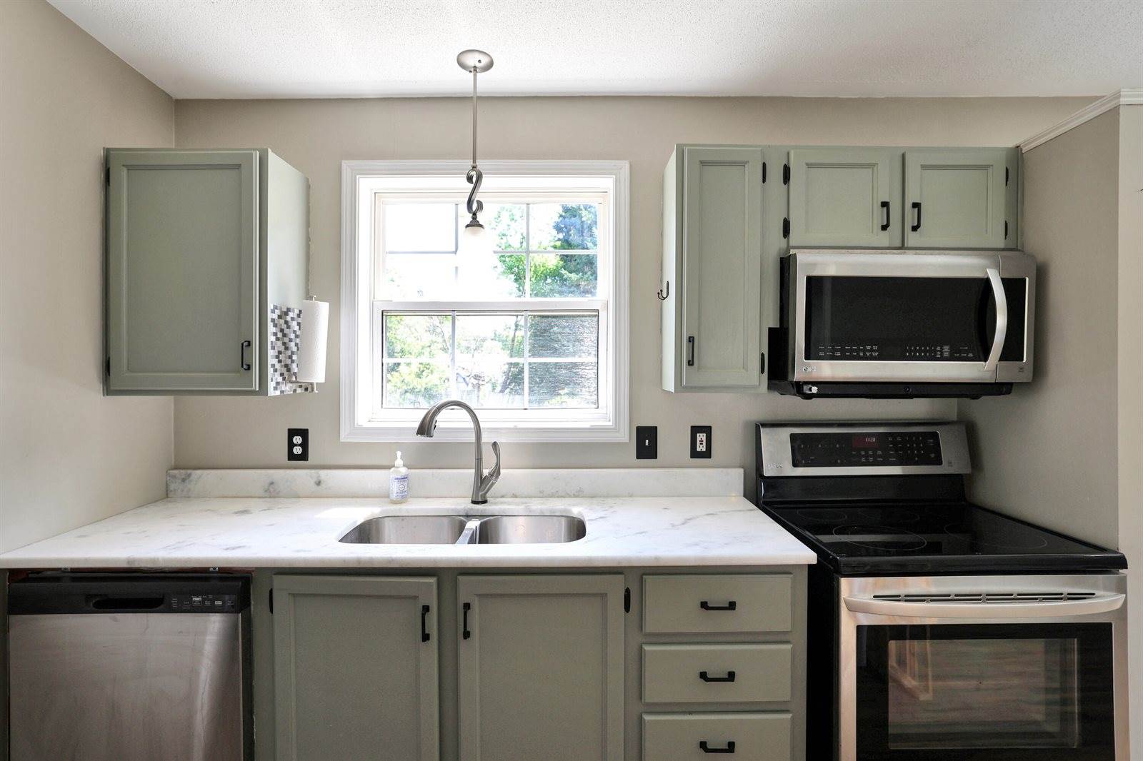 43 Fords Lane, Mapleton, ME 04757