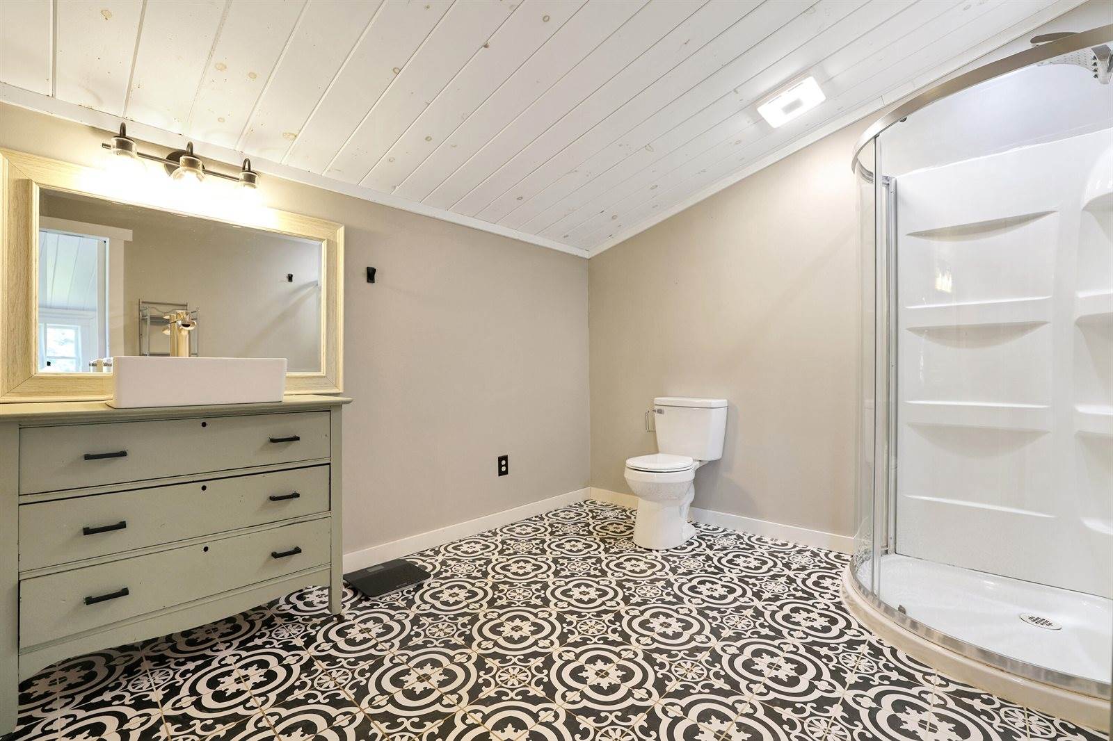 43 Fords Lane, Mapleton, ME 04757