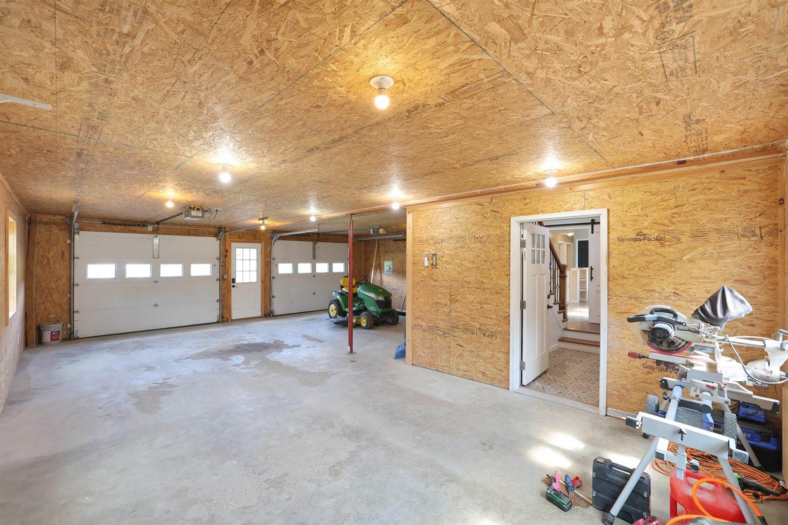 43 Fords Lane, Mapleton, ME 04757
