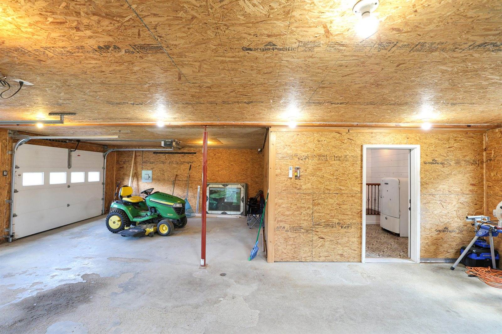 43 Fords Lane, Mapleton, ME 04757