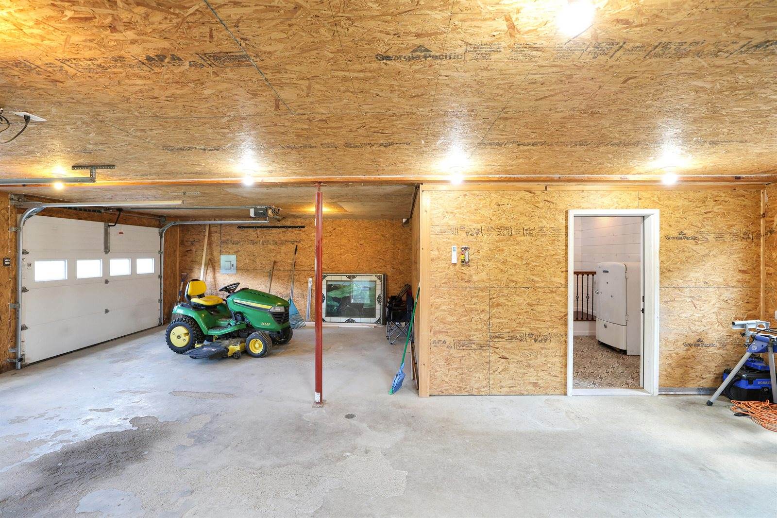 43 Fords Lane, Mapleton, ME 04757