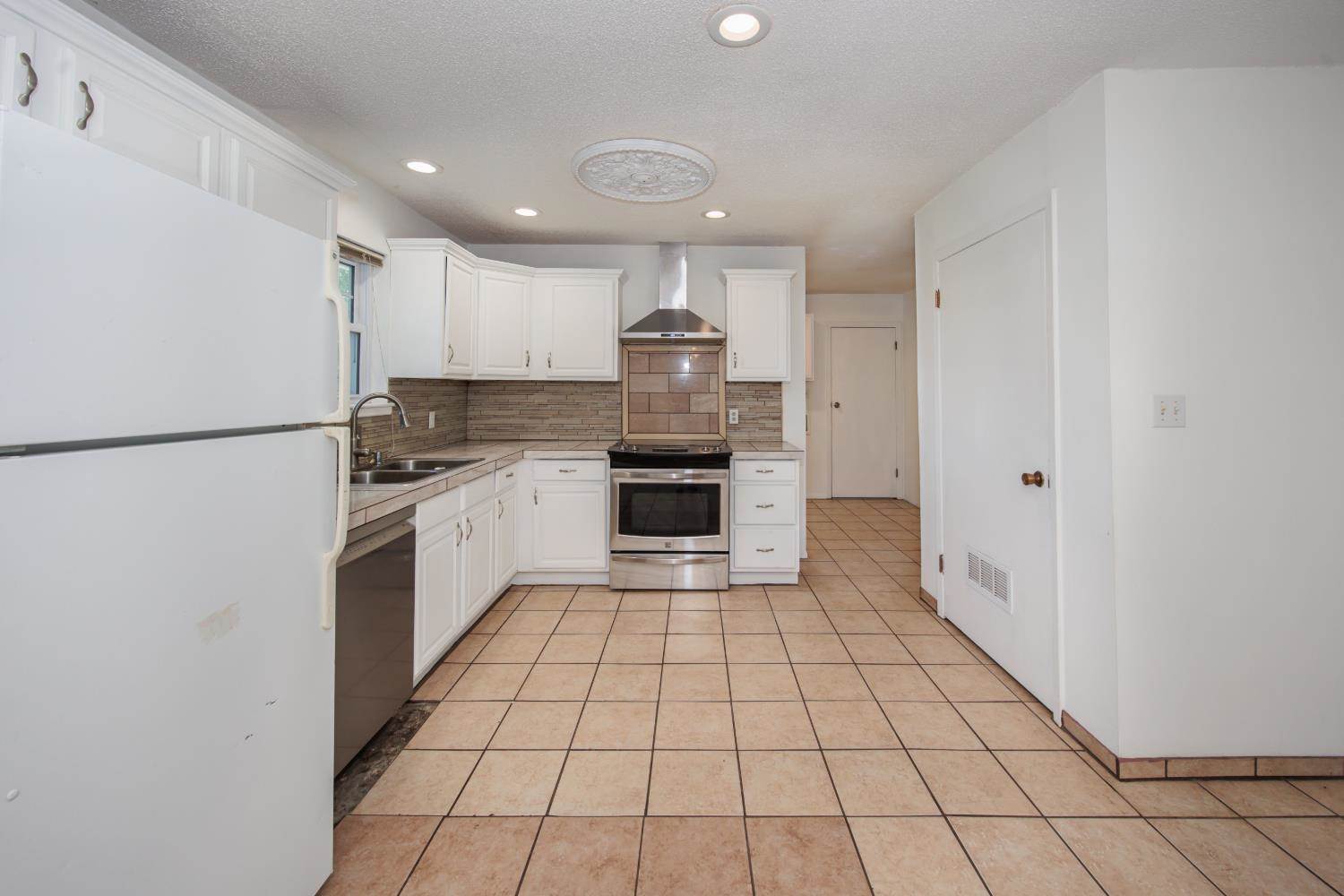 1005 North Missouri, Ulysses, KS 67880