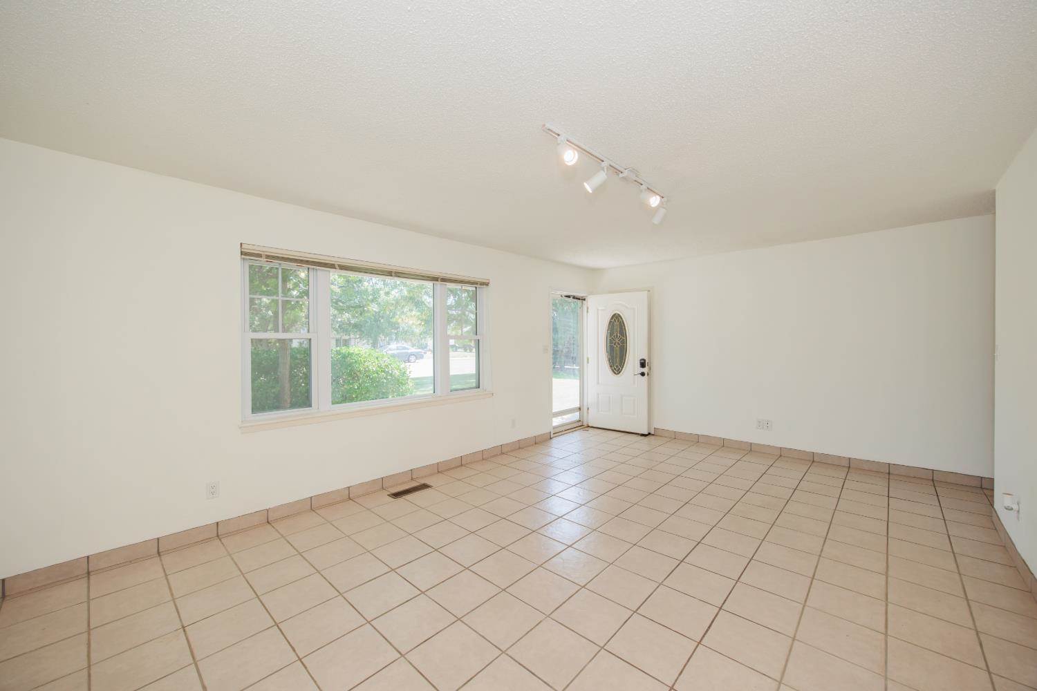 1005 North Missouri, Ulysses, KS 67880