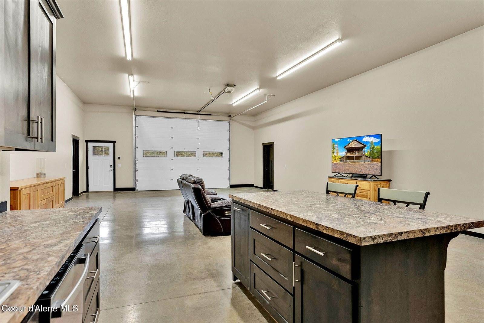 42 Seneacquoteen, Priest River, ID 83856