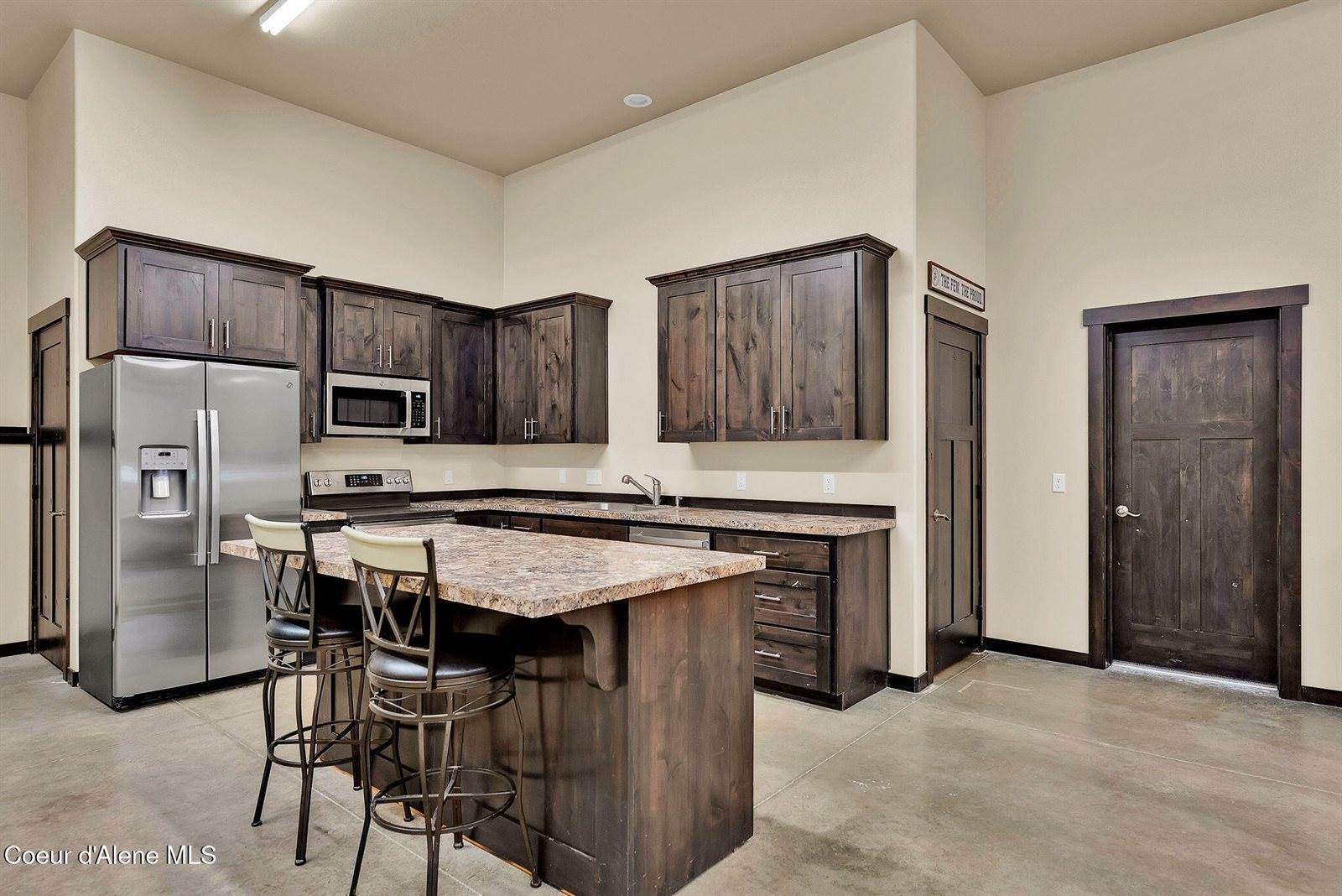 42 Seneacquoteen, Priest River, ID 83856