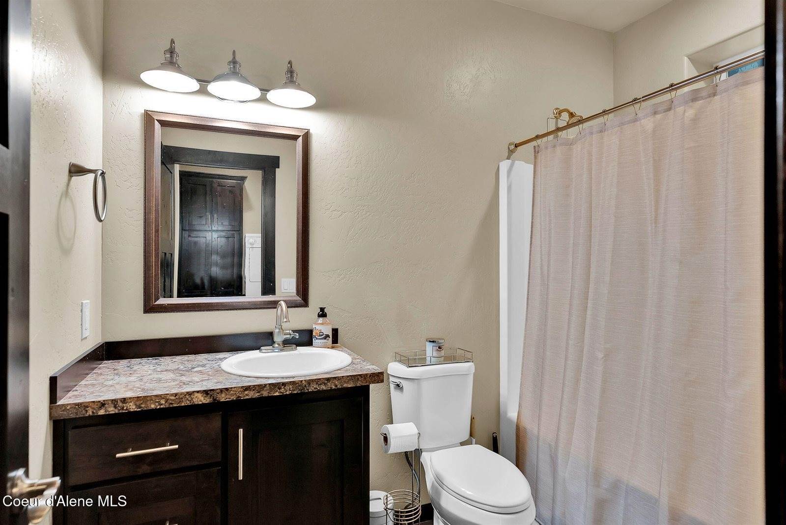 42 Seneacquoteen, Priest River, ID 83856