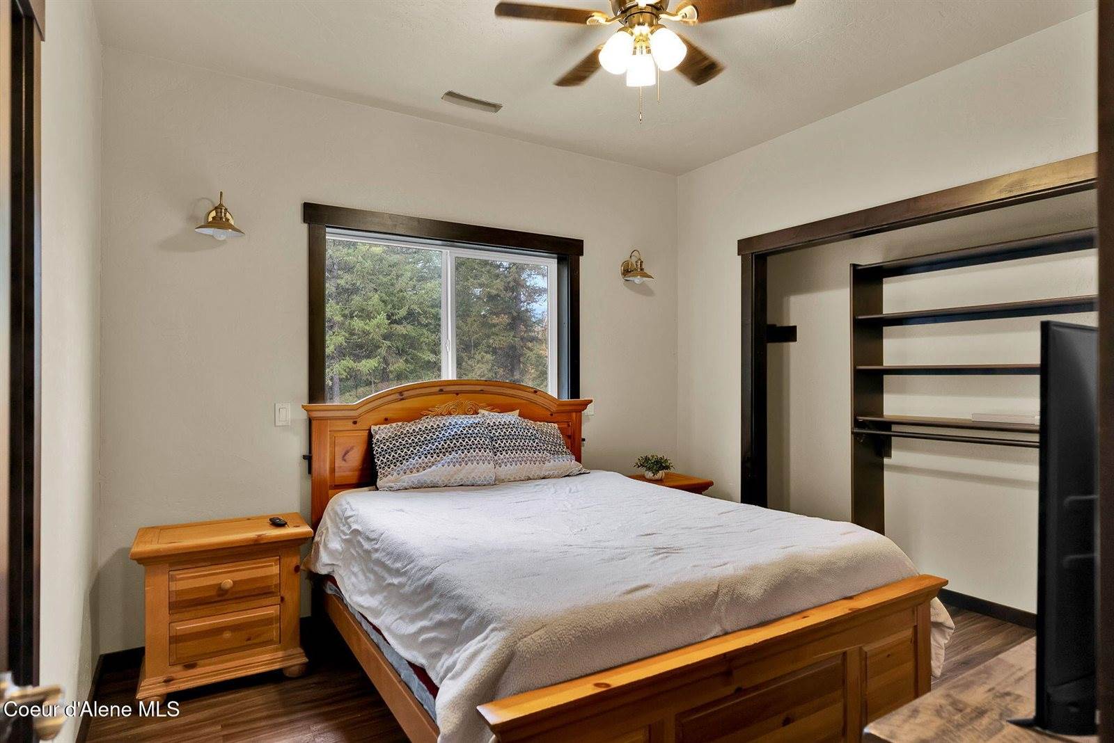 42 Seneacquoteen, Priest River, ID 83856