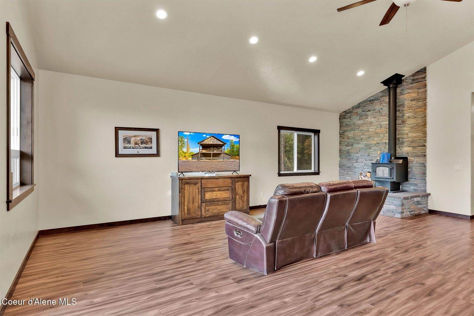42 Seneacquoteen, Priest River, ID 83856