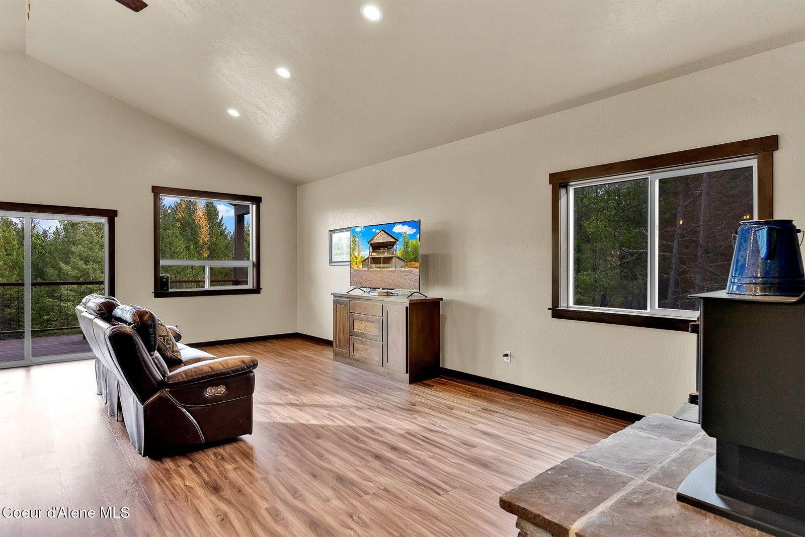 42 Seneacquoteen, Priest River, ID 83856