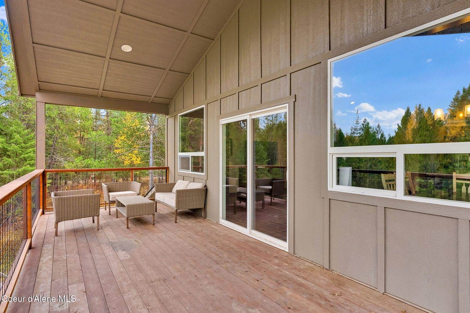 42 Seneacquoteen, Priest River, ID 83856