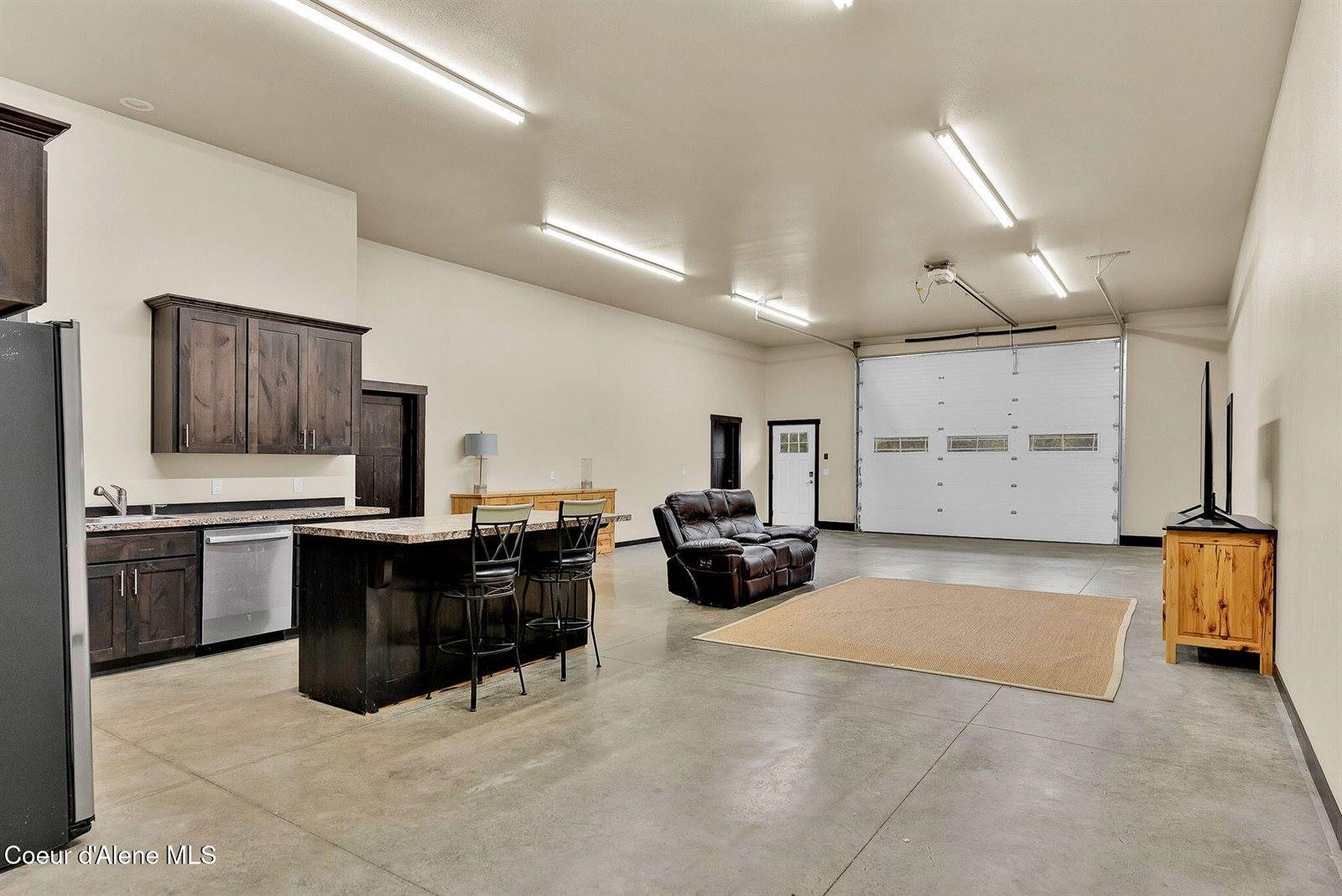 42 Seneacquoteen, Priest River, ID 83856