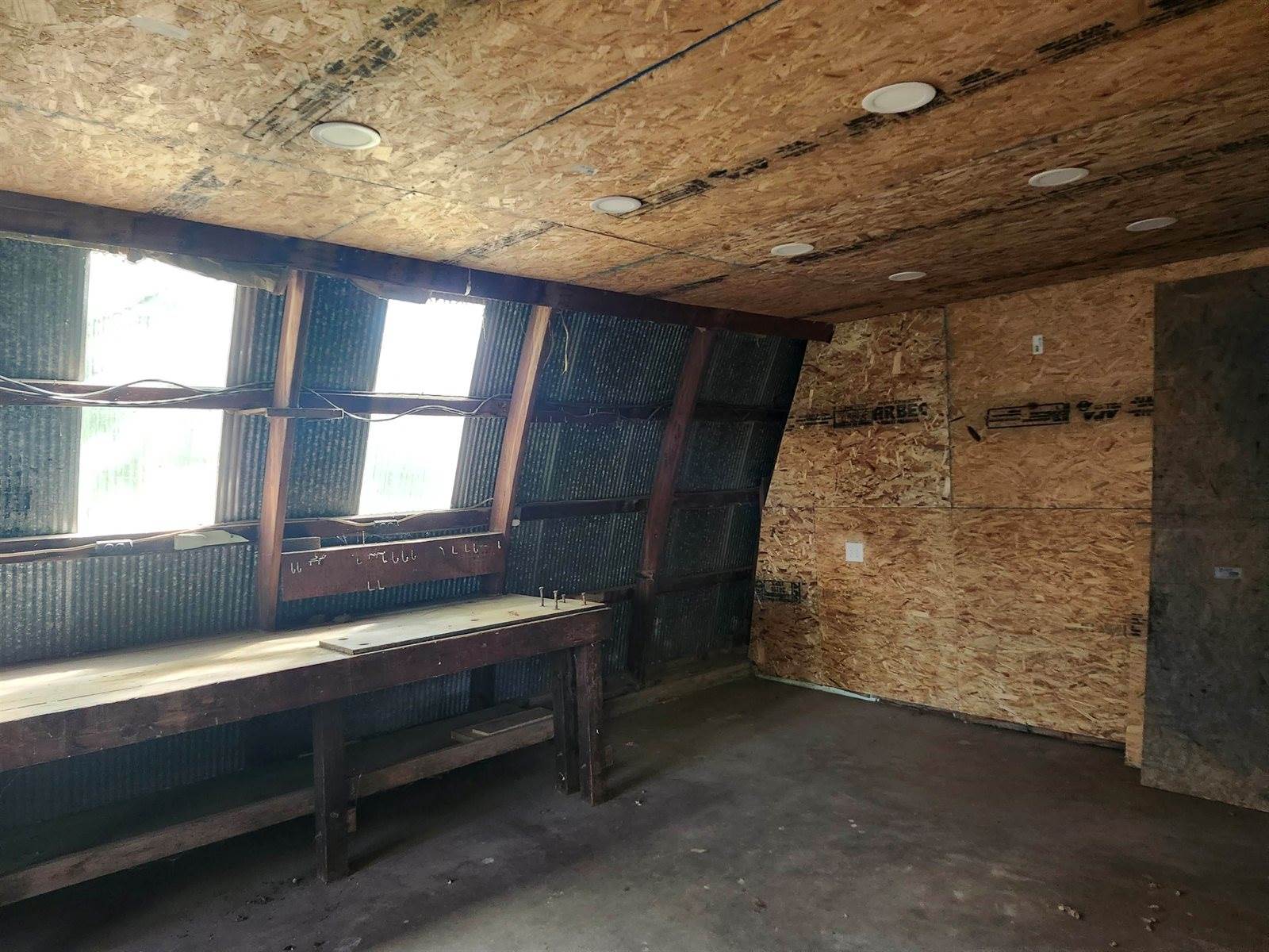1403 North Meridian, Peck, KS 67120