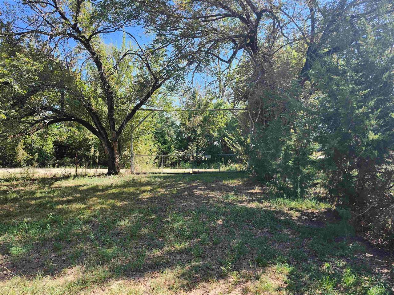 1403 North Meridian, Peck, KS 67120