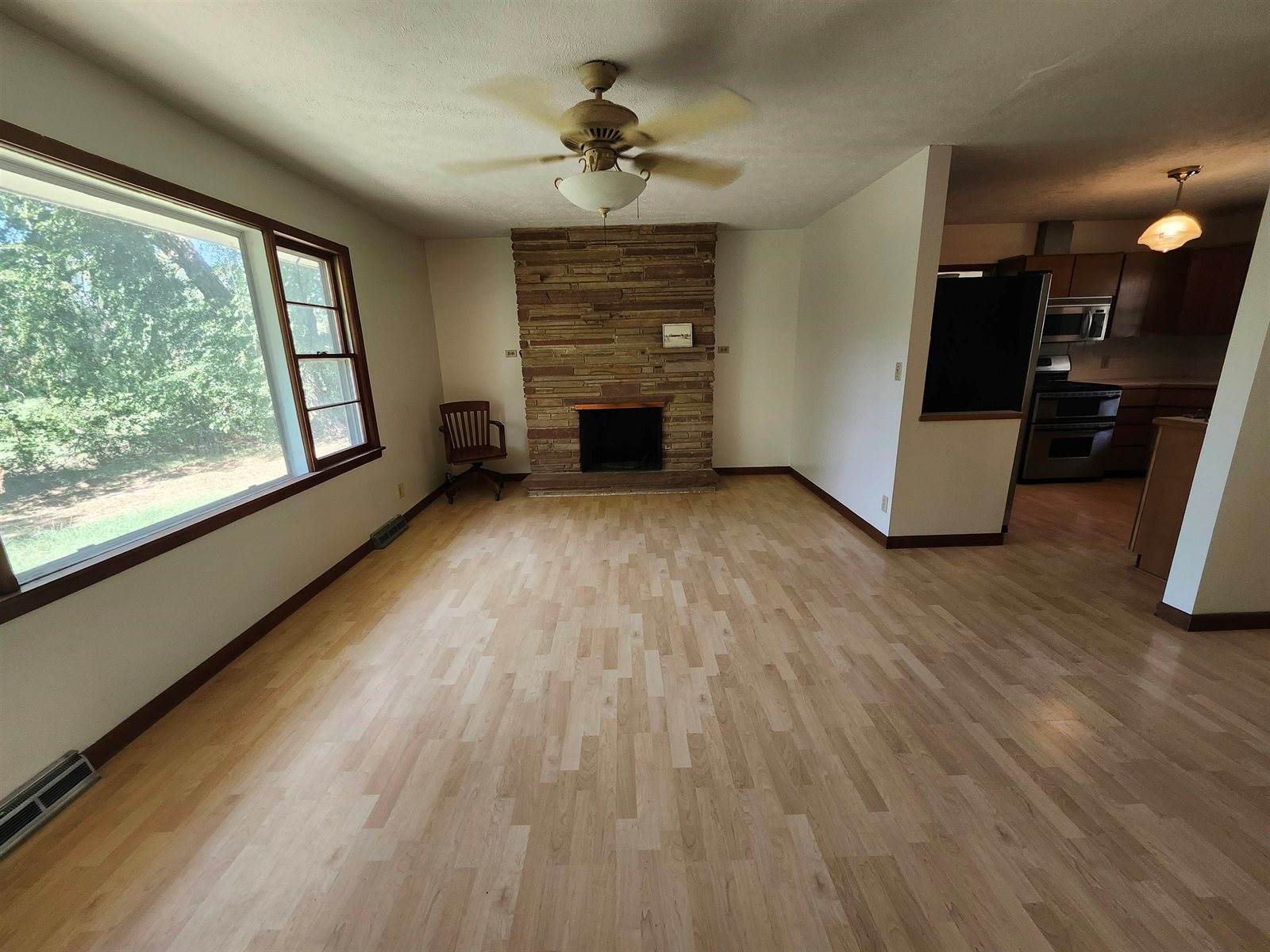 1403 North Meridian, Peck, KS 67120
