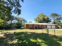 1403 North Meridian, Peck, KS 67120