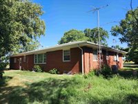 1403 North Meridian, Peck, KS 67120