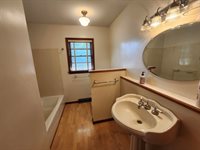 1403 North Meridian, Peck, KS 67120