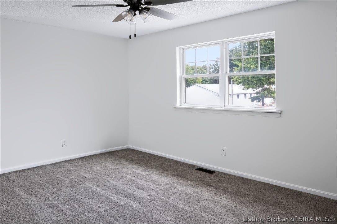3033 Wooded Way, Jeffersonville, IN 47130