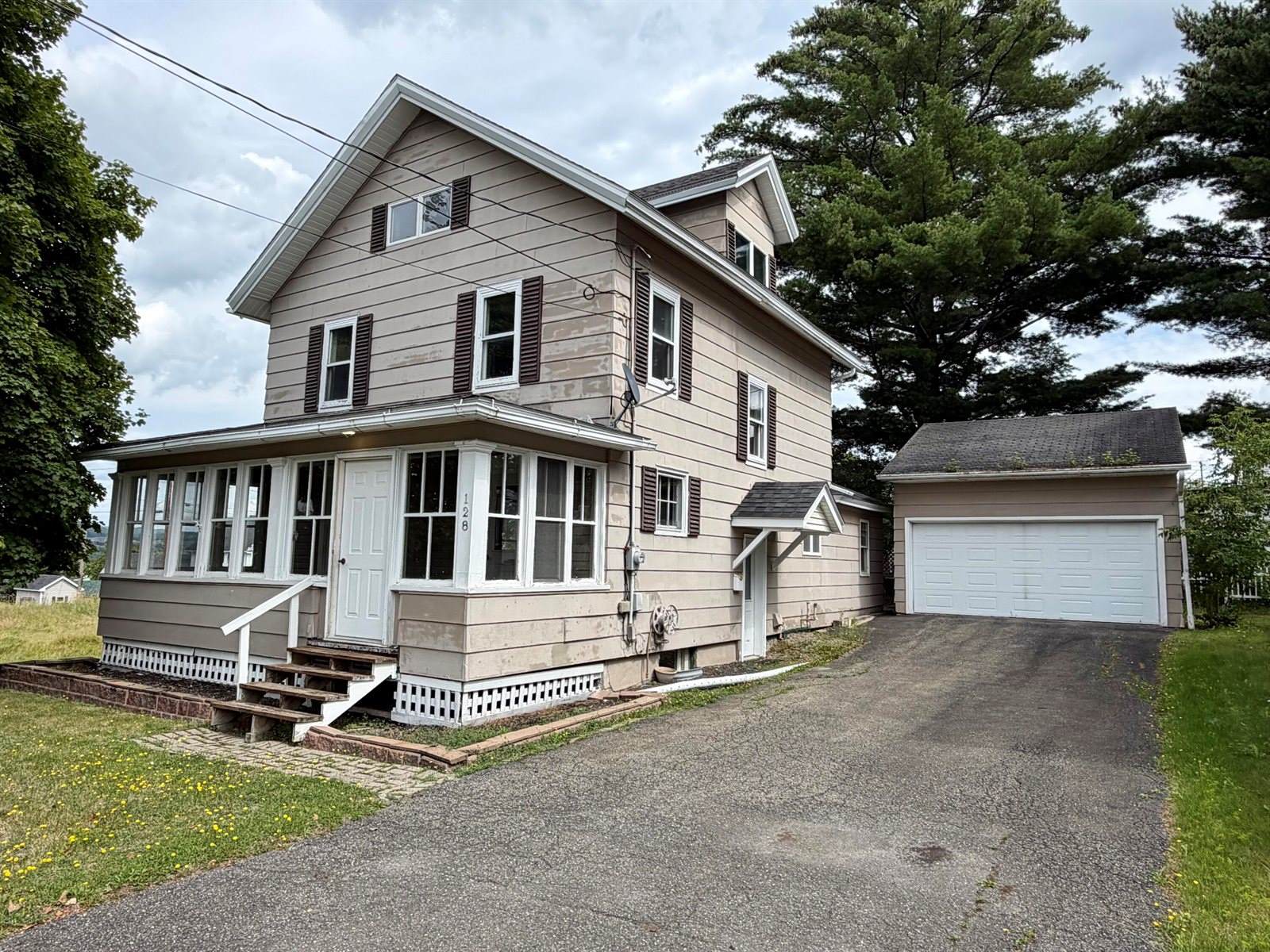 128 Fraser Avenue, Madawaska, ME 04756