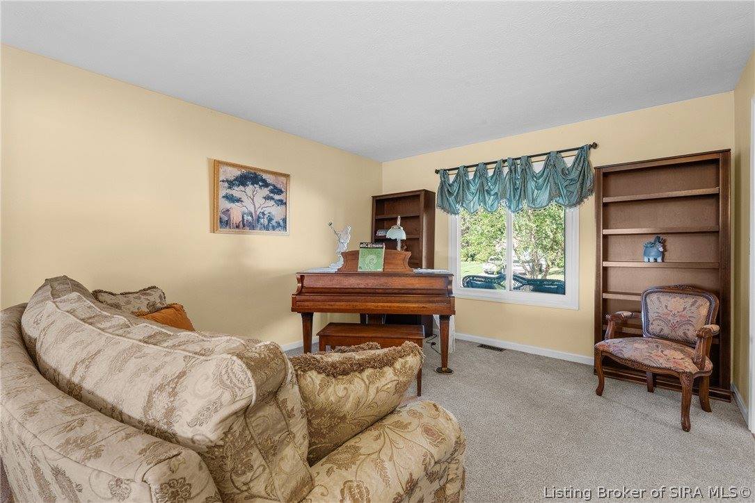 2206 Glenn Abbey, Jeffersonville, IN 47130