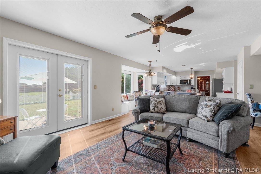 2206 Glenn Abbey, Jeffersonville, IN 47130