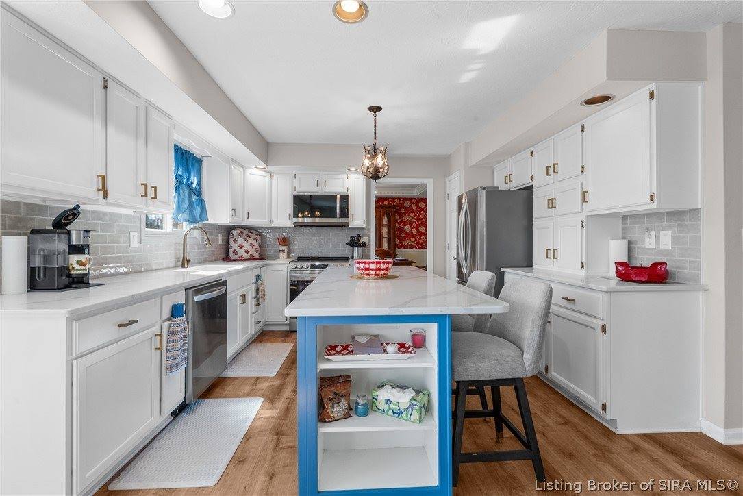 2206 Glenn Abbey, Jeffersonville, IN 47130