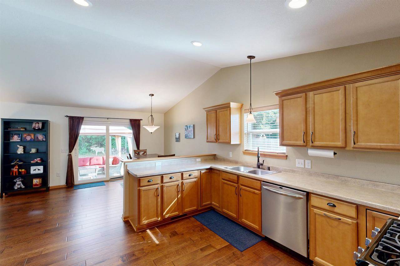 204 Woodland Preserve, Johnson Creek, WI 53094