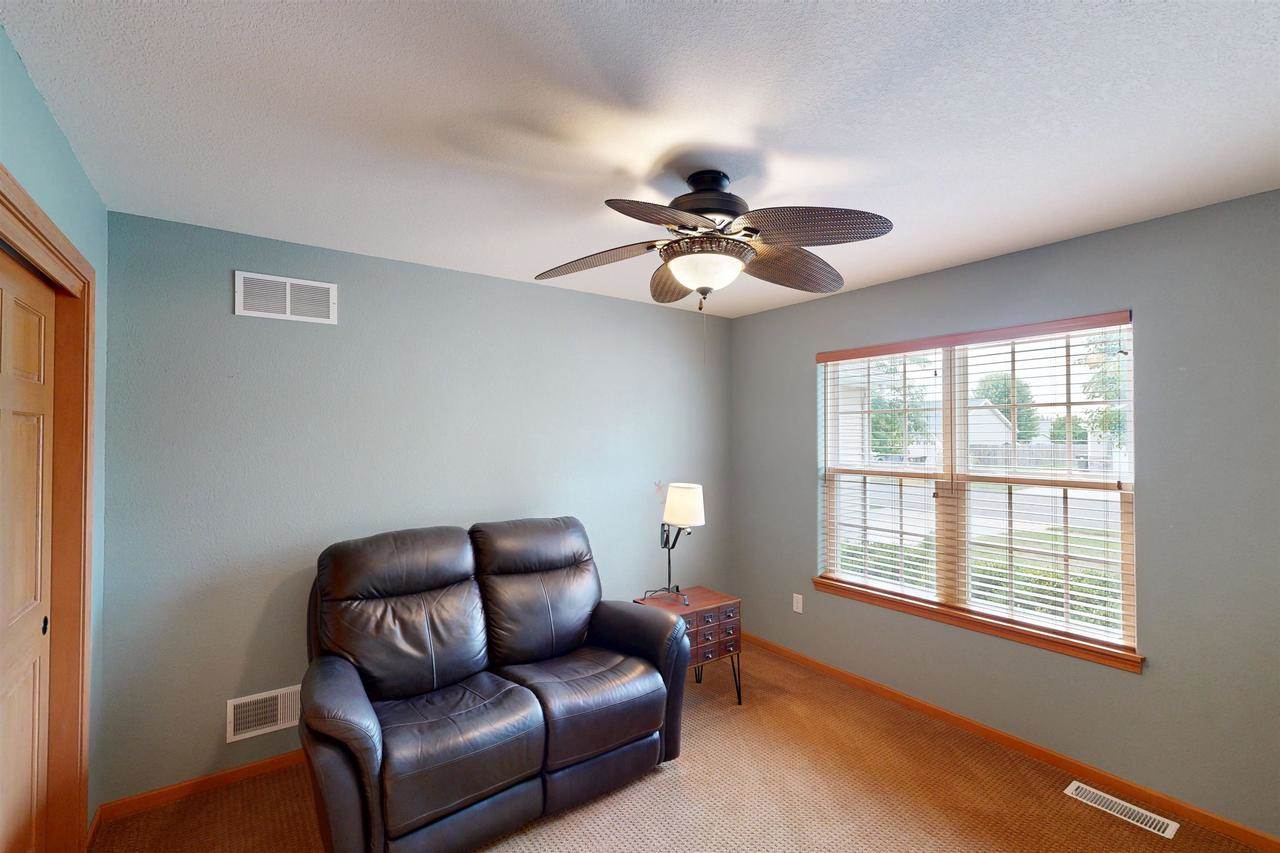 204 Woodland Preserve, Johnson Creek, WI 53094