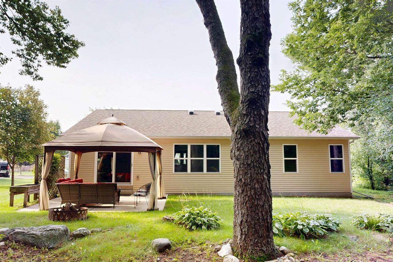 204 Woodland Preserve, Johnson Creek, WI 53094