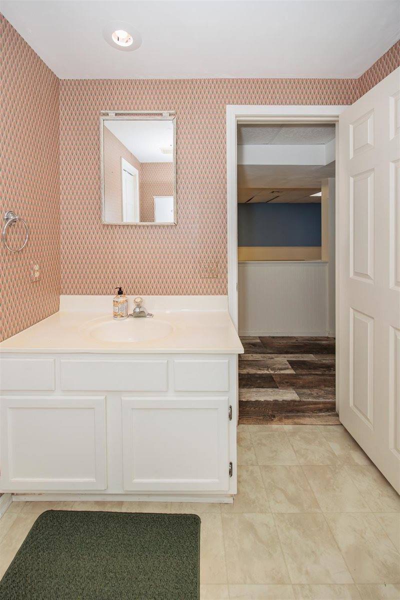 8066 East Rd 11, Ulysses, KS 67880