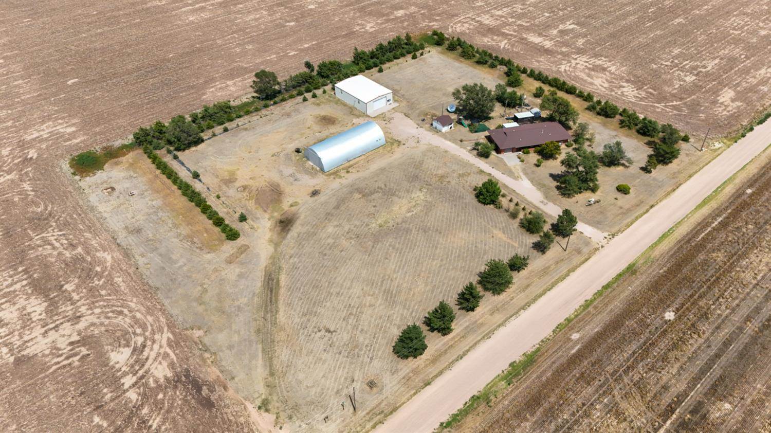 8066 East Rd 11, Ulysses, KS 67880