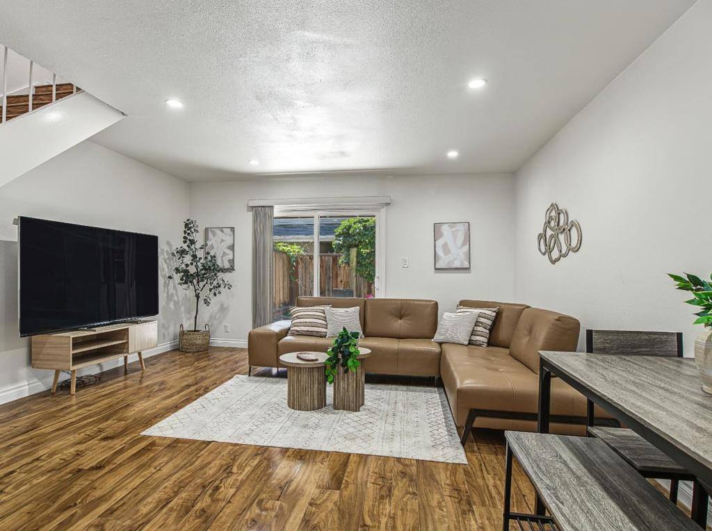 213 North Temple Drive, Milpitas, CA 95035