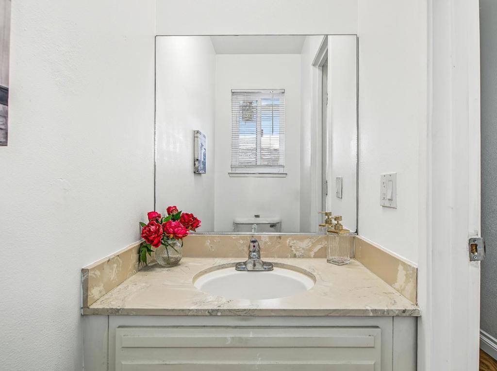 213 North Temple Drive, Milpitas, CA 95035