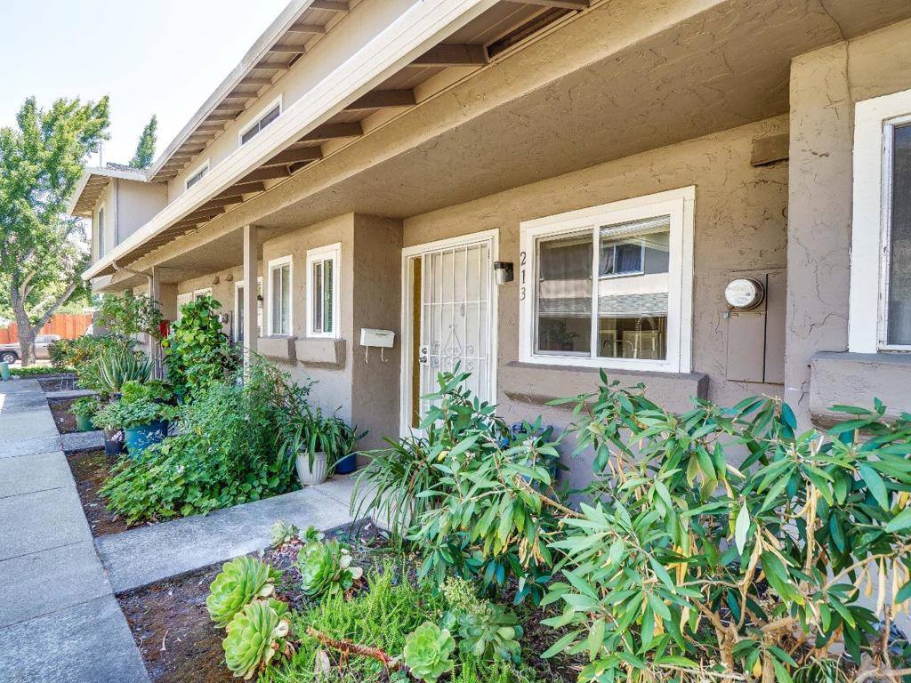 213 North Temple Drive, Milpitas, CA 95035