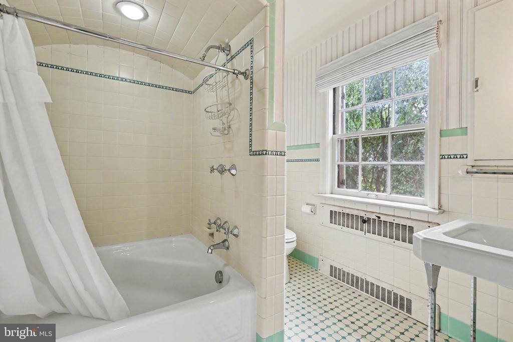2302 Bellevue Road, Harrisburg, PA 17104