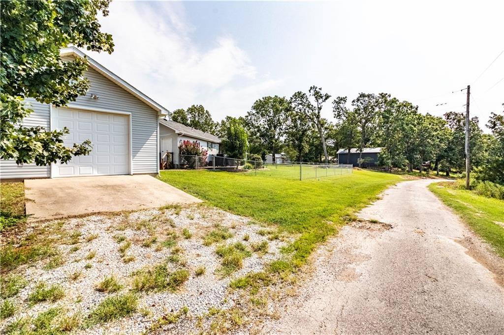 12338 Crestview Drive, Warsaw, MO 65355