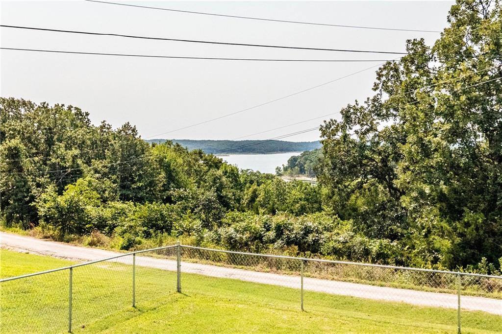 12338 Crestview Drive, Warsaw, MO 65355