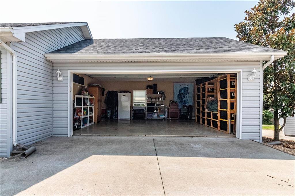 12338 Crestview Drive, Warsaw, MO 65355