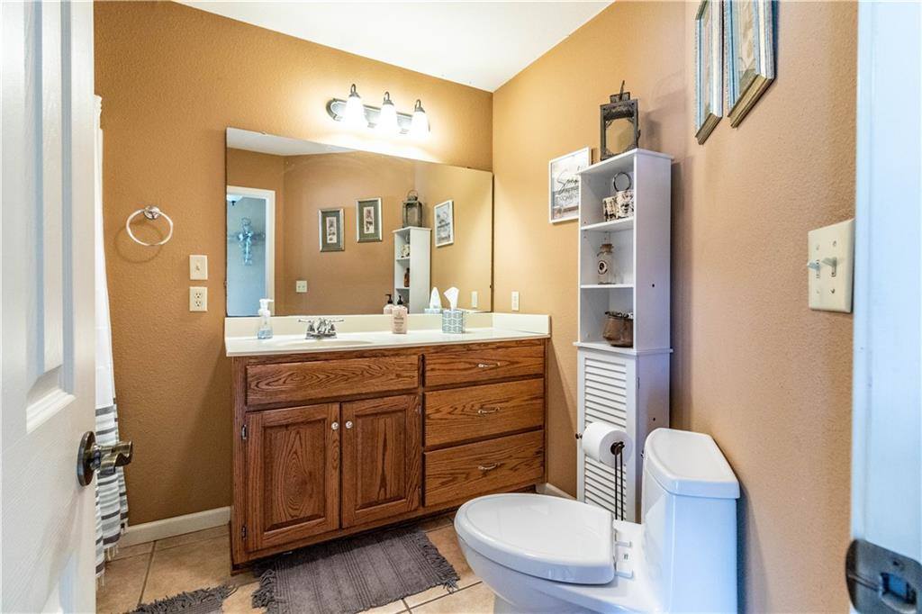 12338 Crestview Drive, Warsaw, MO 65355