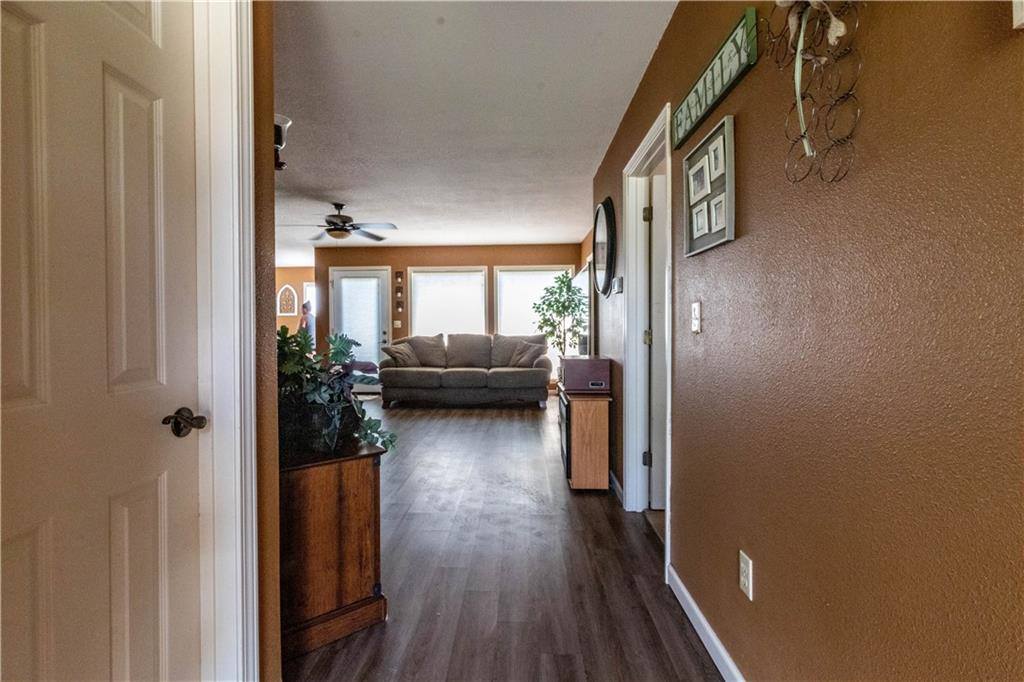 12338 Crestview Drive, Warsaw, MO 65355