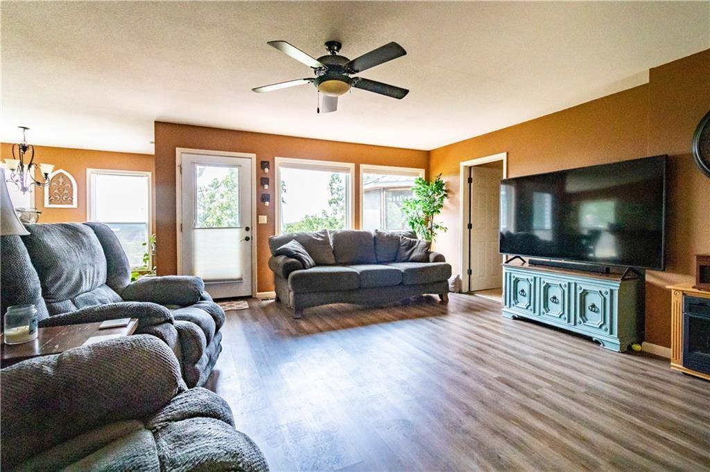 12338 Crestview Drive, Warsaw, MO 65355