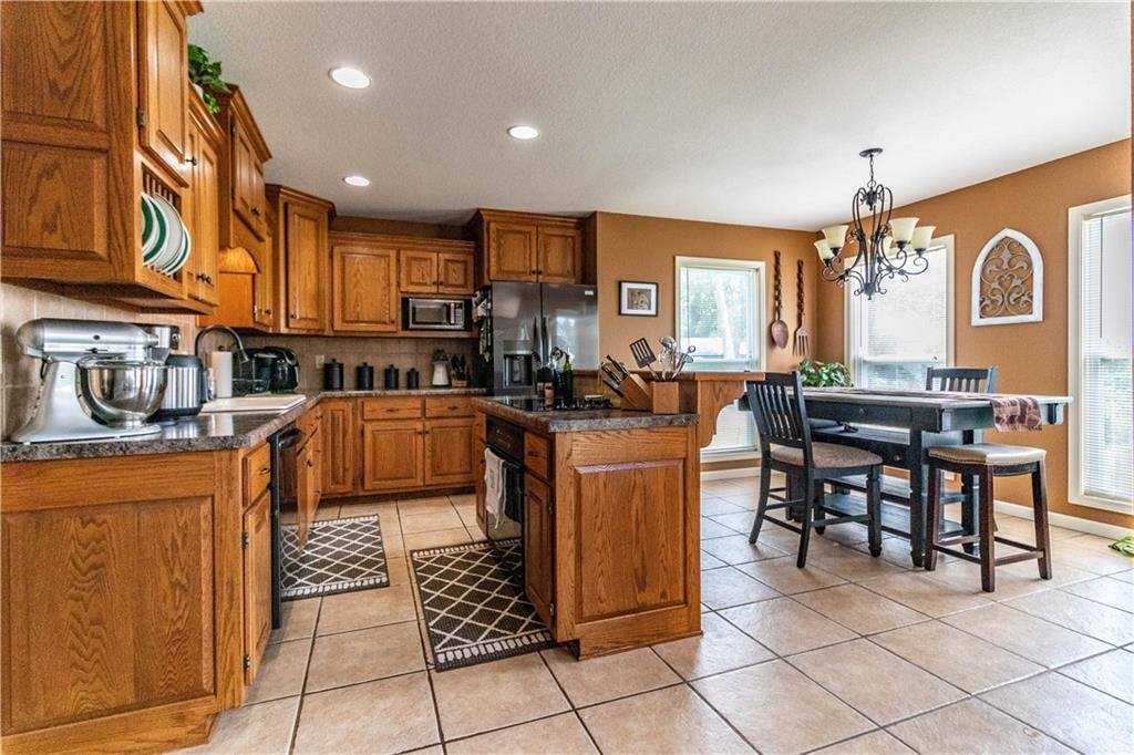 12338 Crestview Drive, Warsaw, MO 65355