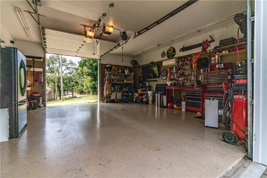 12338 Crestview Drive, Warsaw, MO 65355