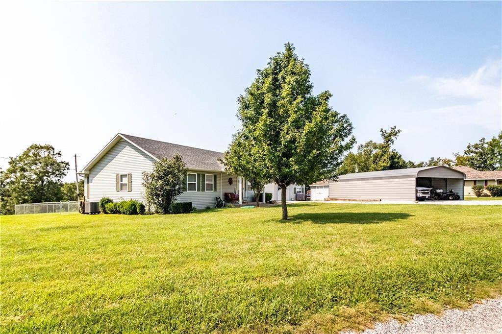 12338 Crestview Drive, Warsaw, MO 65355