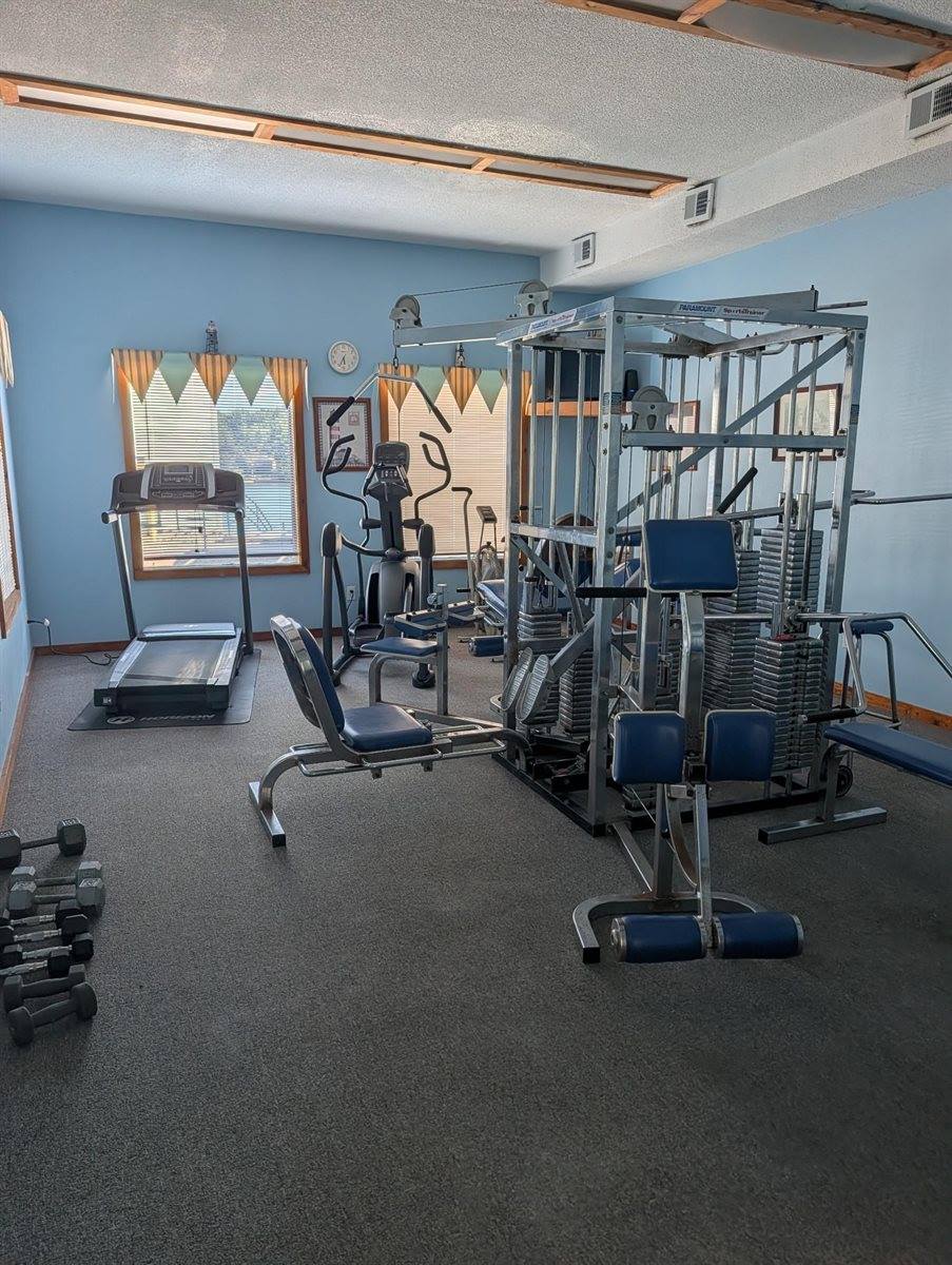 530 East Hiawatha Drive, Lake Delton, WI 53965