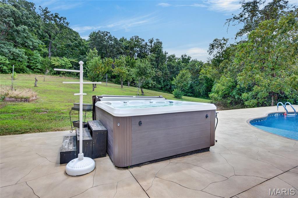 26287 Radcliff Drive, Richland, MO 65556