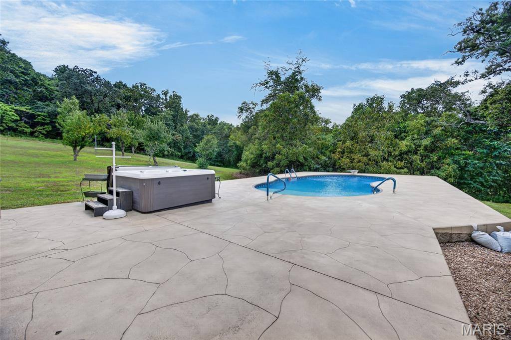 26287 Radcliff Drive, Richland, MO 65556