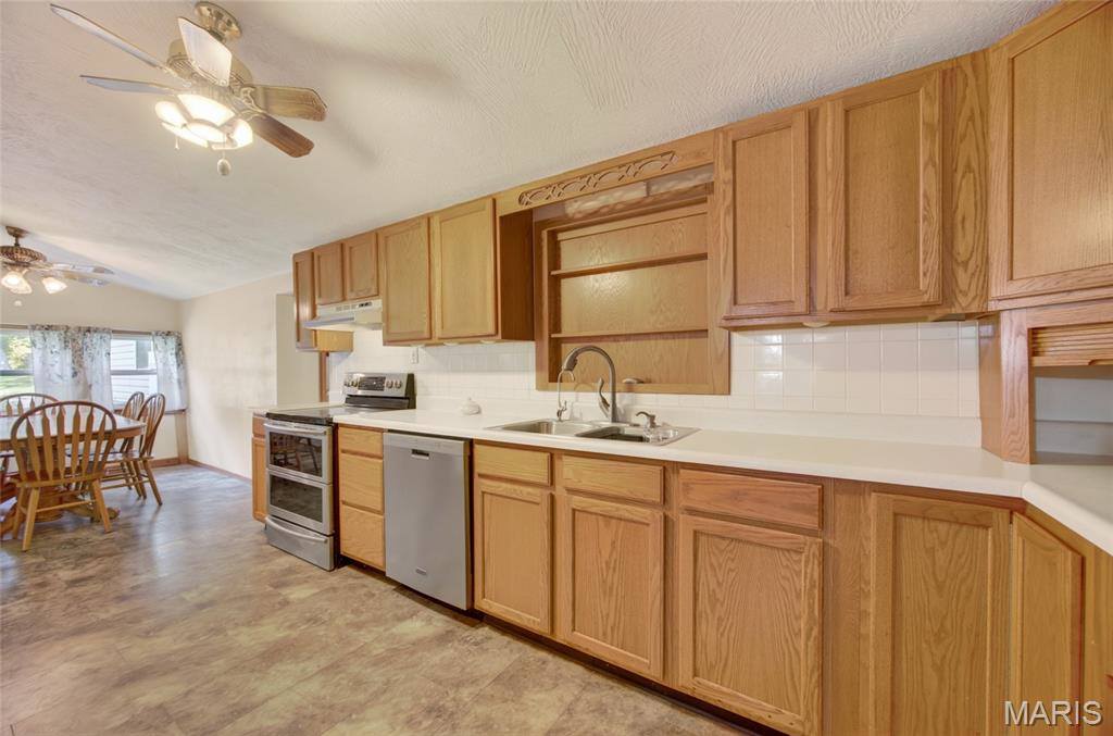 26287 Radcliff Drive, Richland, MO 65556