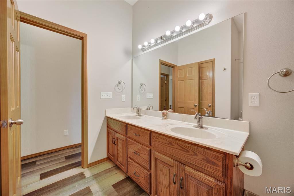 26287 Radcliff Drive, Richland, MO 65556